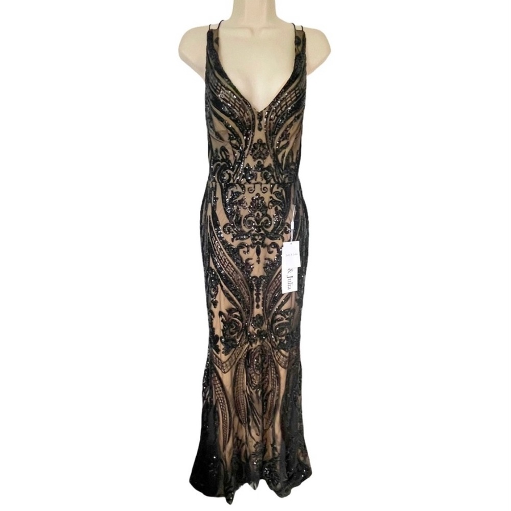 Prom dresses - Picture 2 of 6